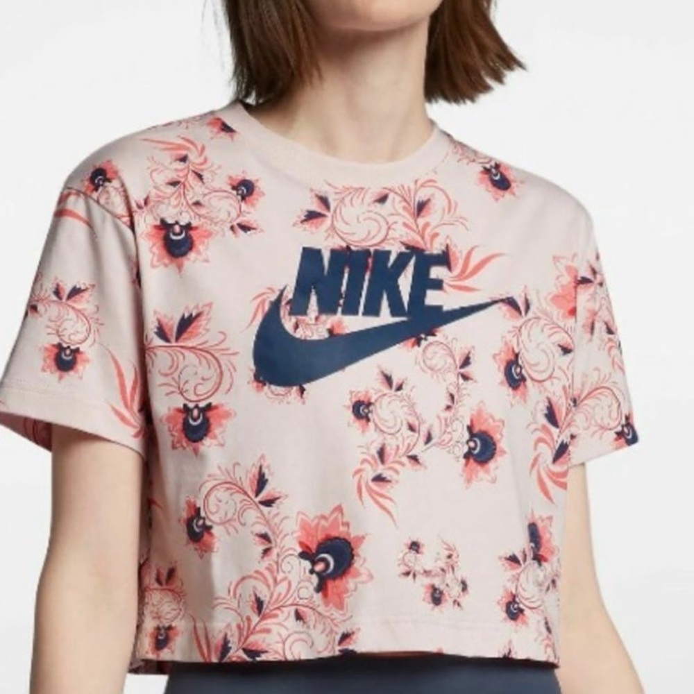 NIKE Sportswear Pink Floral women’s Cropped shirt